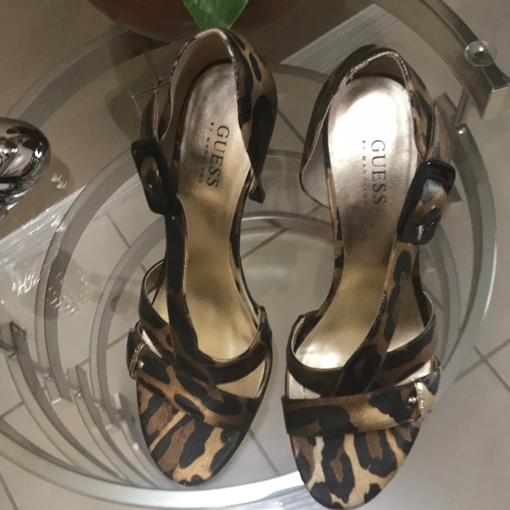 Sandals - Picture 2 of 3